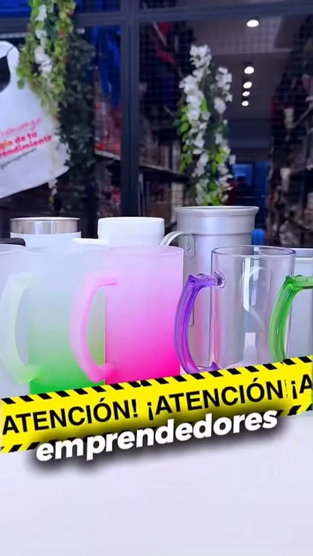 Jarros de vidrio esmerilado y transparentes con asas de colores verde, rosa y violeta para sublimar